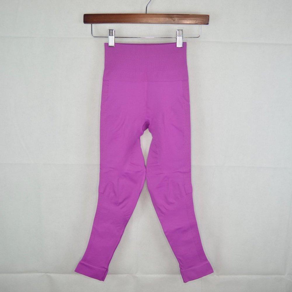 Lululemon Zone In Crop Size 2 In Raspberry - image 3
